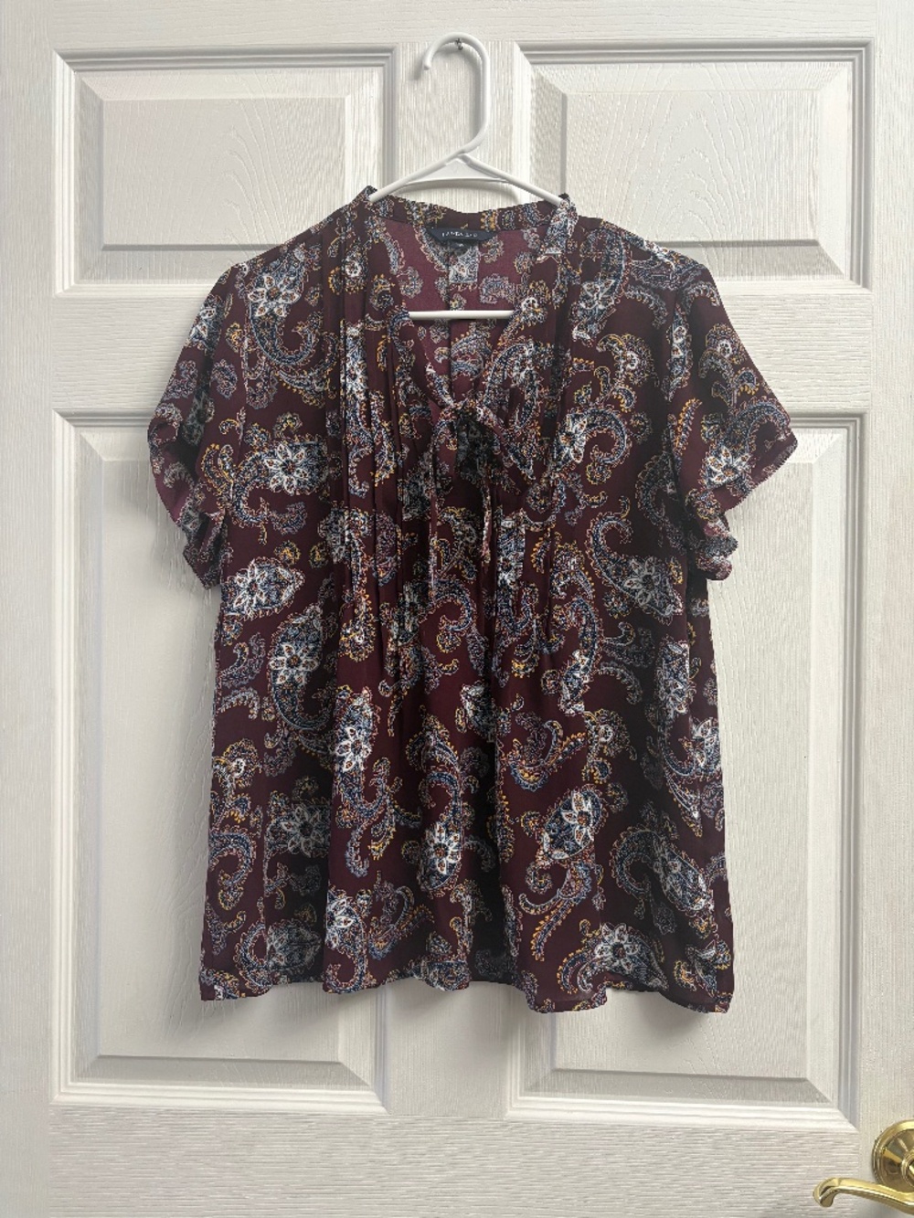 Women's Lands End Burgundy Paisley Tie Neck Flutter Sleeve Blouse